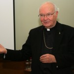 Uzstājās Jelgavas diecēzes bīskaps emeritus Antons Justs. Foto: Latvijas Nacionālā bibliotēka, 2011